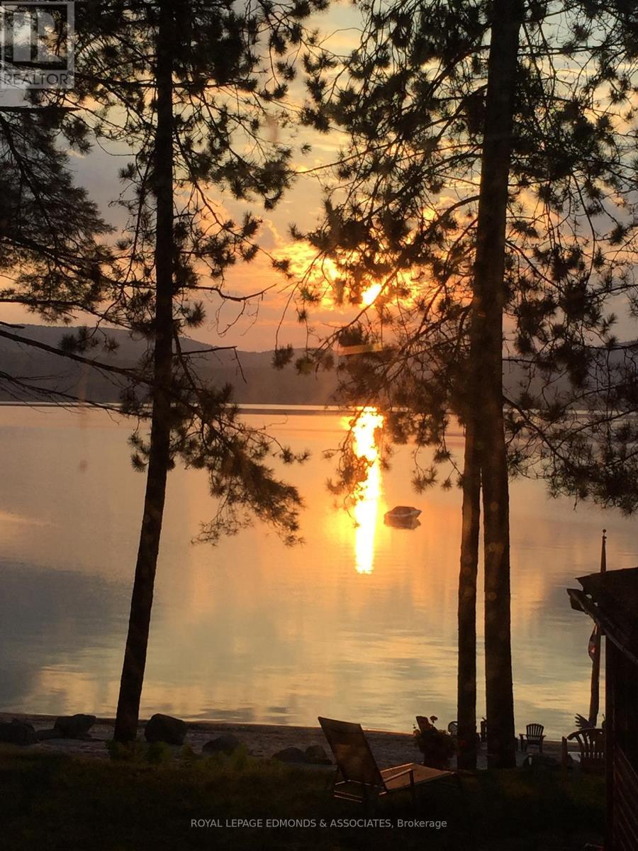 












544 ROCKY POINT LANE

,
Deep River,




Ontario
K0J1P0

