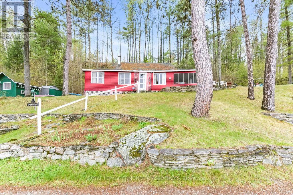 












544 ROCKY POINT LANE

,
Deep River,




Ontario
K0J1P0

