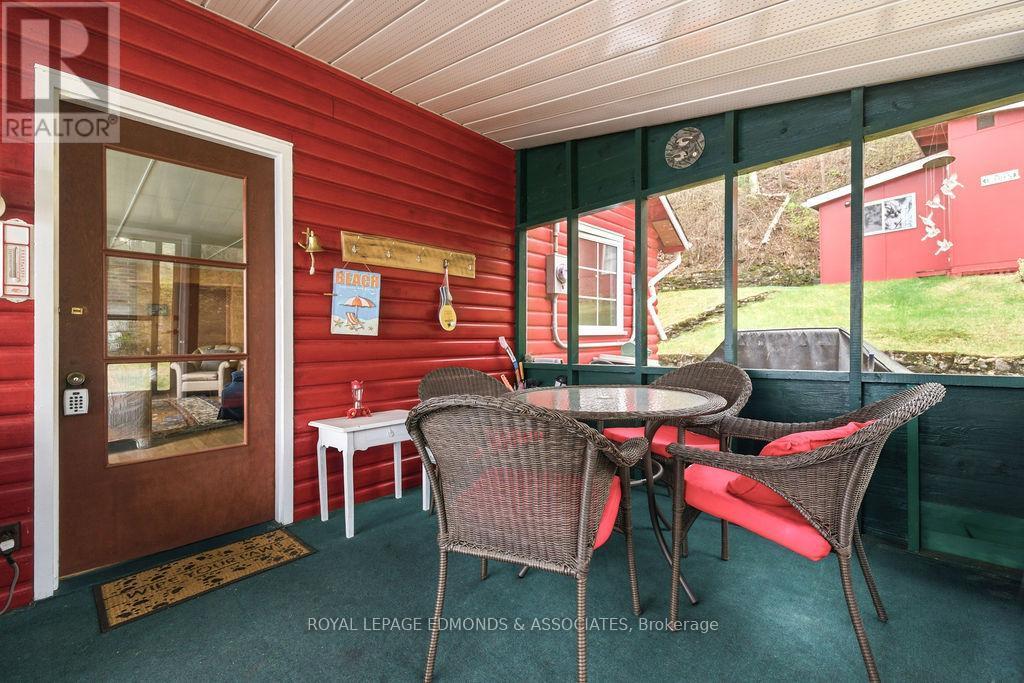 












544 ROCKY POINT LANE

,
Deep River,




Ontario
K0J1P0

