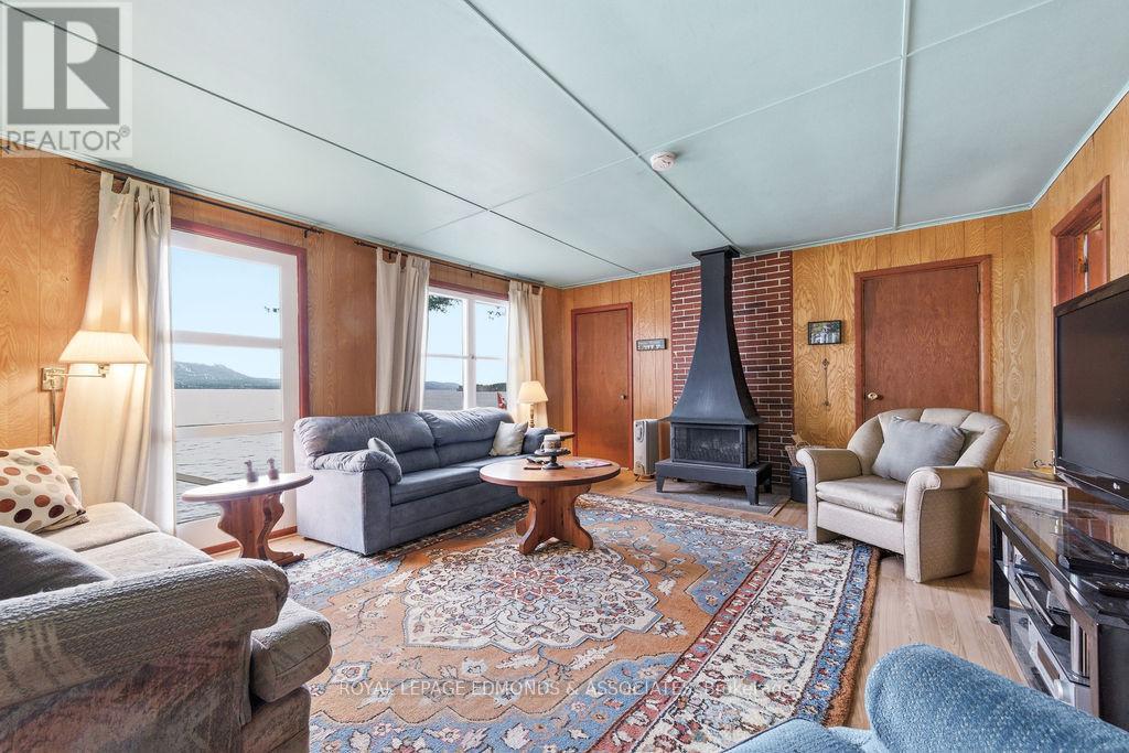 












544 ROCKY POINT LANE

,
Deep River,




Ontario
K0J1P0

