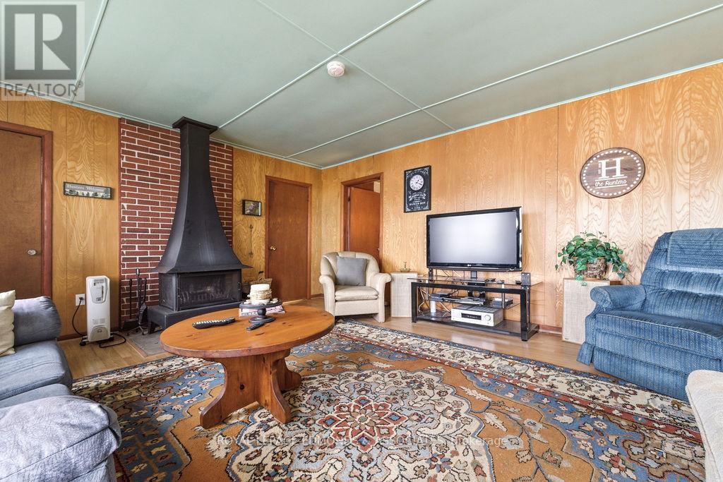 












544 ROCKY POINT LANE

,
Deep River,




Ontario
K0J1P0


