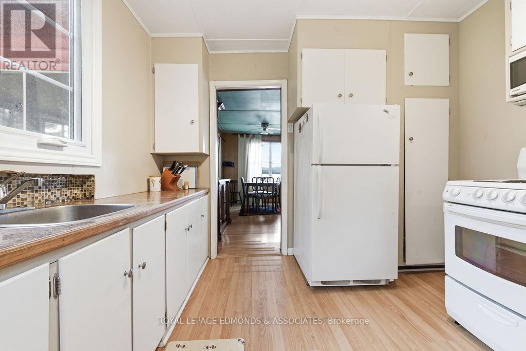 












544 ROCKY POINT LANE

,
Deep River,




Ontario
K0J1P0

