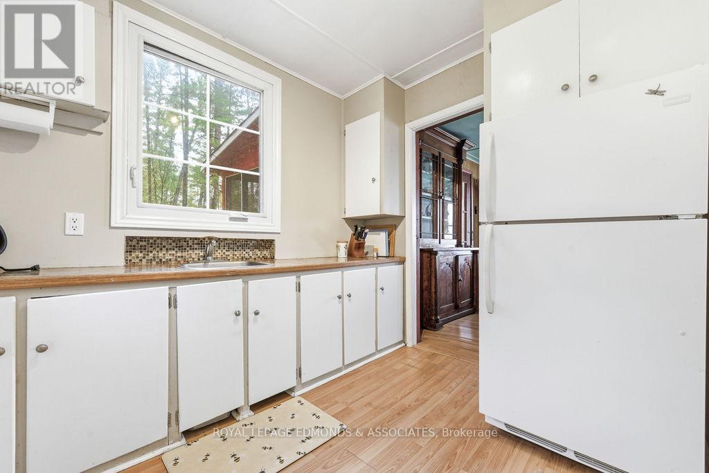 












544 ROCKY POINT LANE

,
Deep River,




Ontario
K0J1P0

