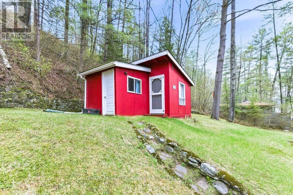 












544 ROCKY POINT LANE

,
Deep River,




Ontario
K0J1P0

