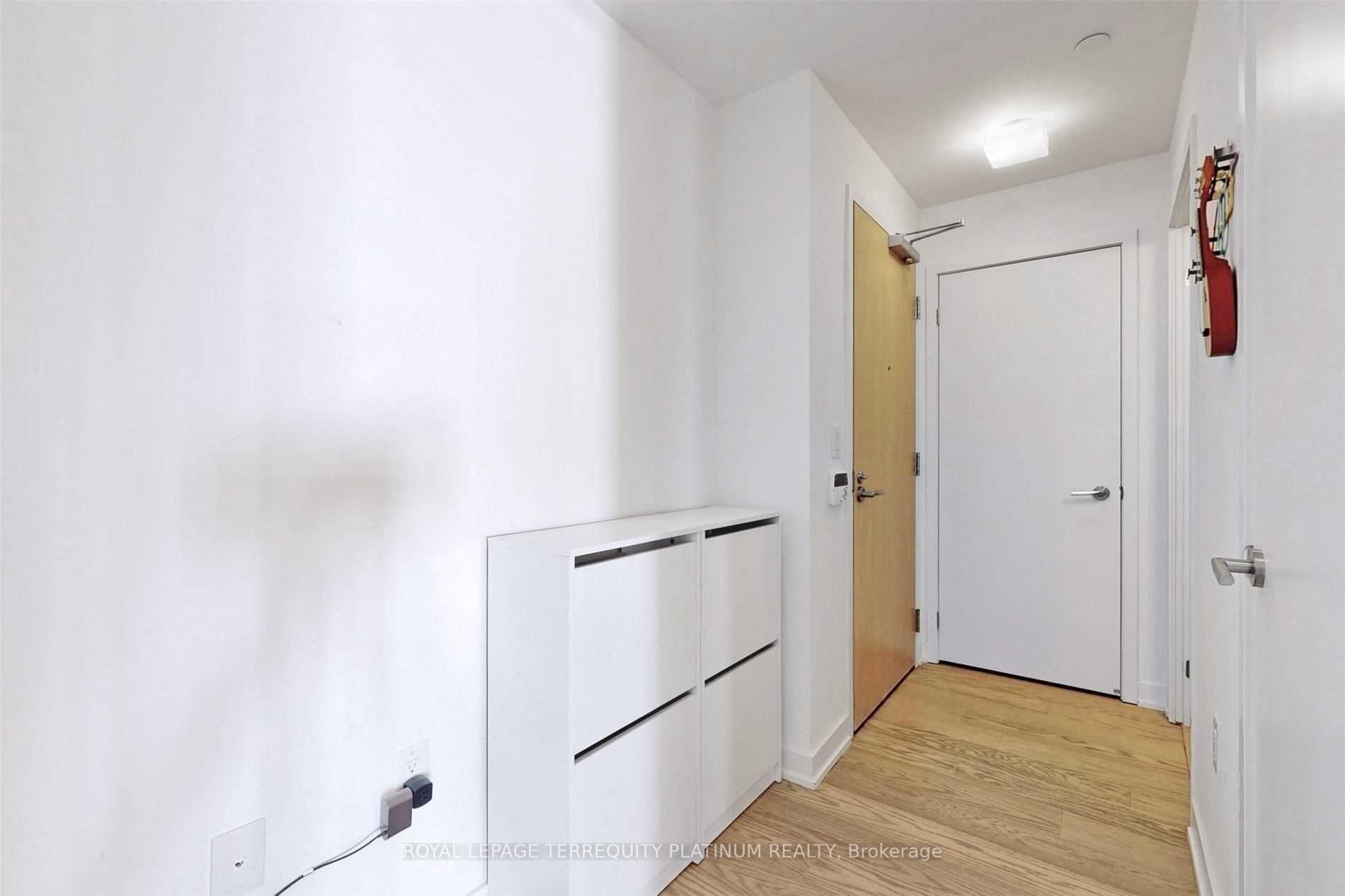 









11


Wellesley

Street West, 6005,
Toronto,




ON
M4Y 0G4

