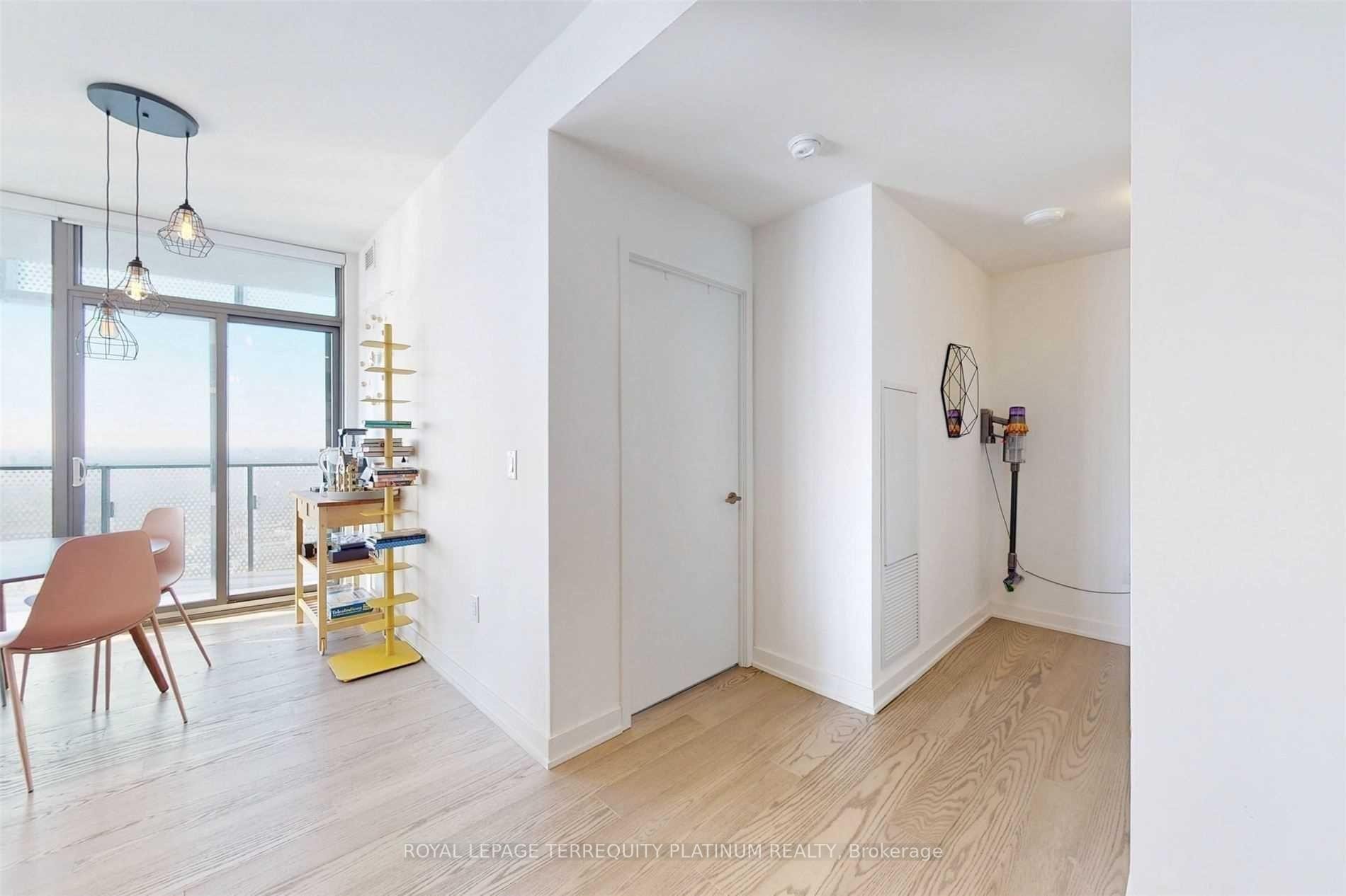 









11


Wellesley

Street West, 6005,
Toronto,




ON
M4Y 0G4

