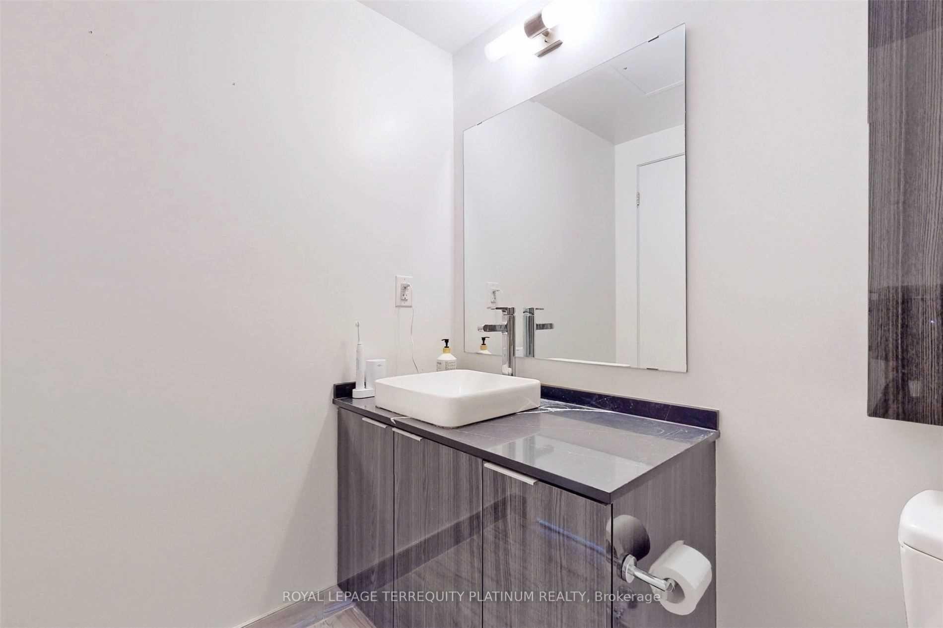 









11


Wellesley

Street West, 6005,
Toronto,




ON
M4Y 0G4

