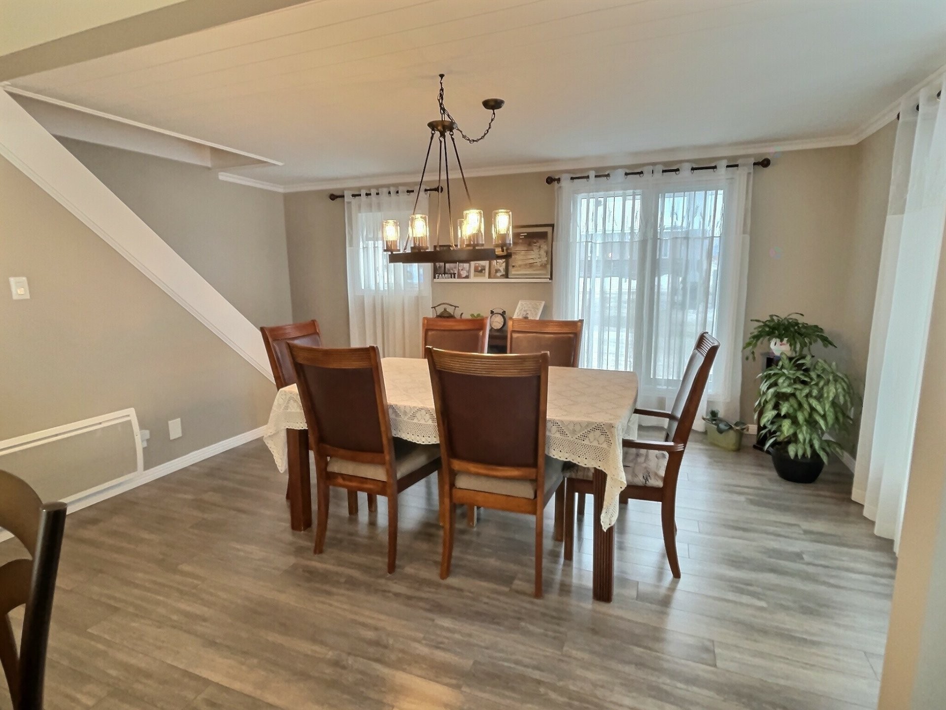 









47


Rue de l'Église N.

,
Lorrainville,




QC
J0Z2R0

