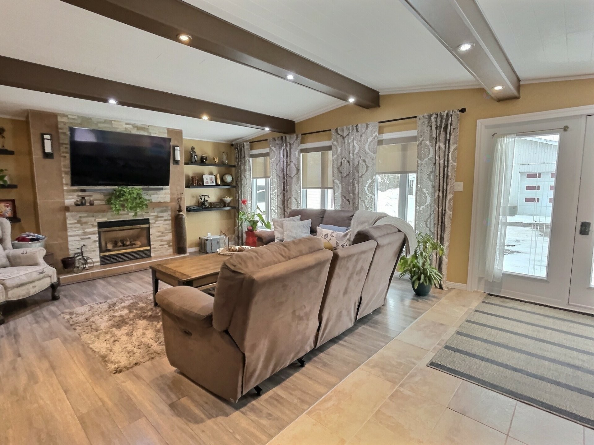 









47


Rue de l'Église N.

,
Lorrainville,




QC
J0Z2R0

