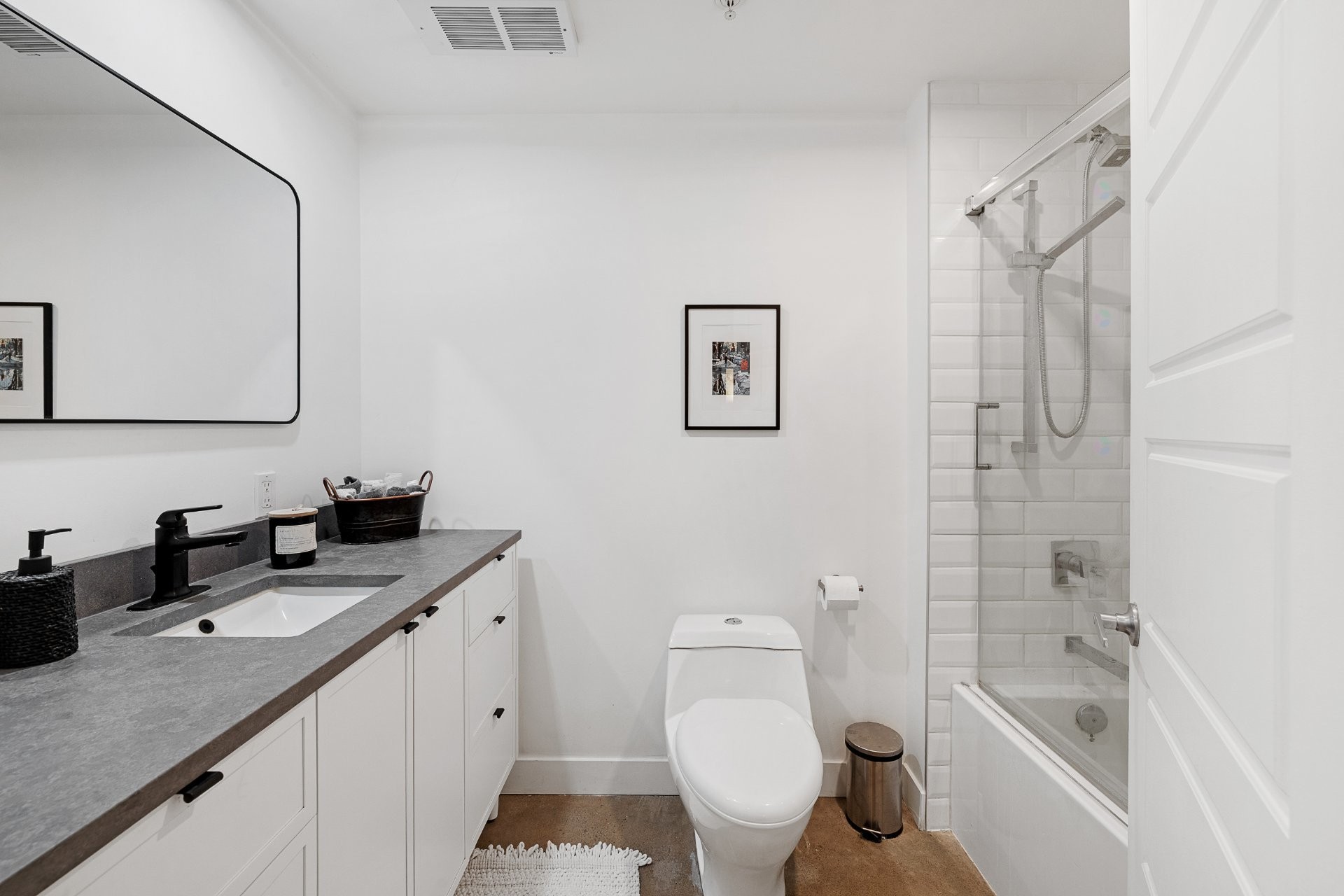 









730


Rue Rose-de-Lima

, 1E,
Montréal (Le Sud-Ouest),




QC
H4C2L8

