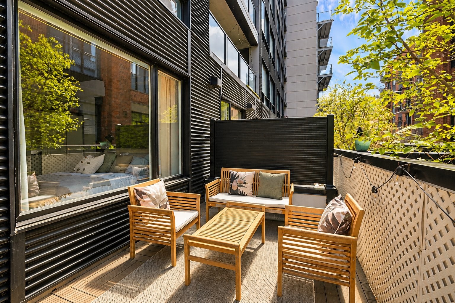 









730


Rue Rose-de-Lima

, 1E,
Montréal (Le Sud-Ouest),




QC
H4C2L8

