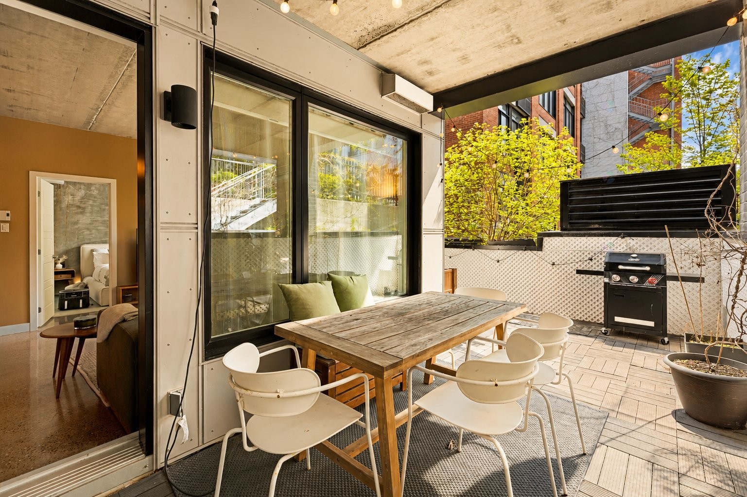 









730


Rue Rose-de-Lima

, 1E,
Montréal (Le Sud-Ouest),




QC
H4C2L8

