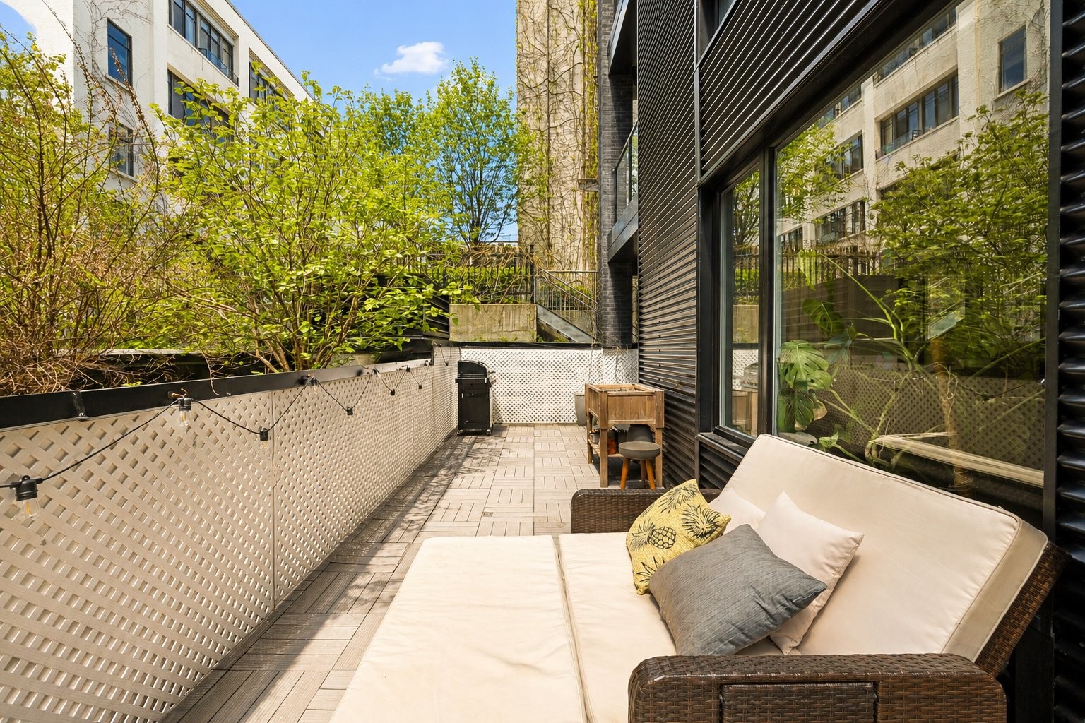 









730


Rue Rose-de-Lima

, 1E,
Montréal (Le Sud-Ouest),




QC
H4C2L8

