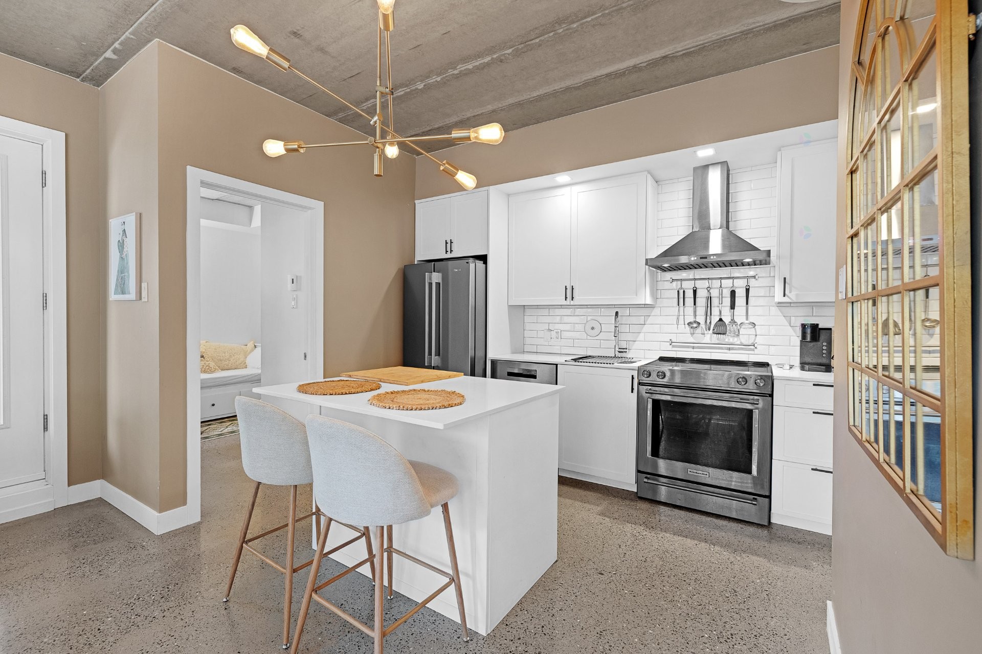 









730


Rue Rose-de-Lima

, 1E,
Montréal (Le Sud-Ouest),




QC
H4C2L8

