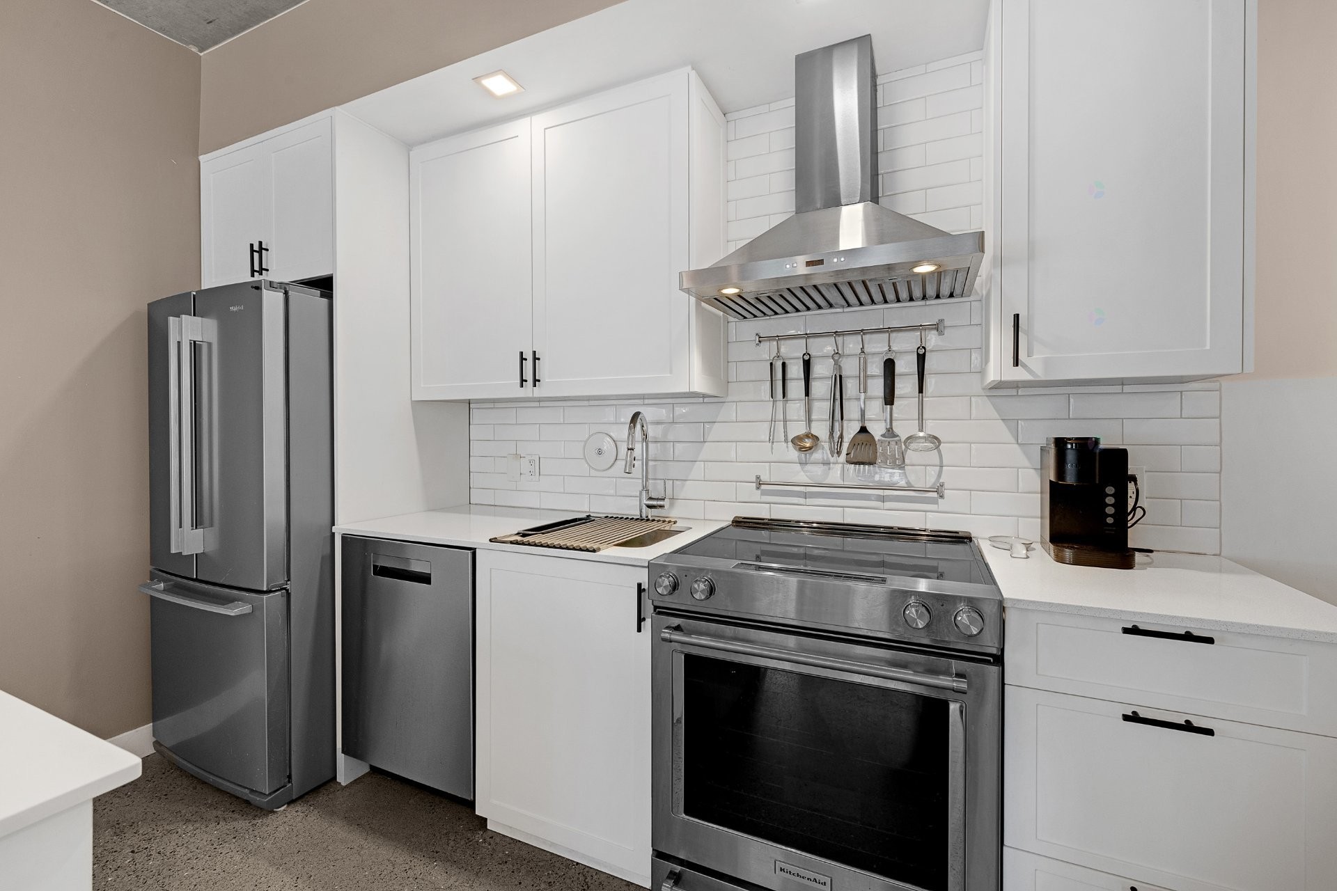 









730


Rue Rose-de-Lima

, 1E,
Montréal (Le Sud-Ouest),




QC
H4C2L8

