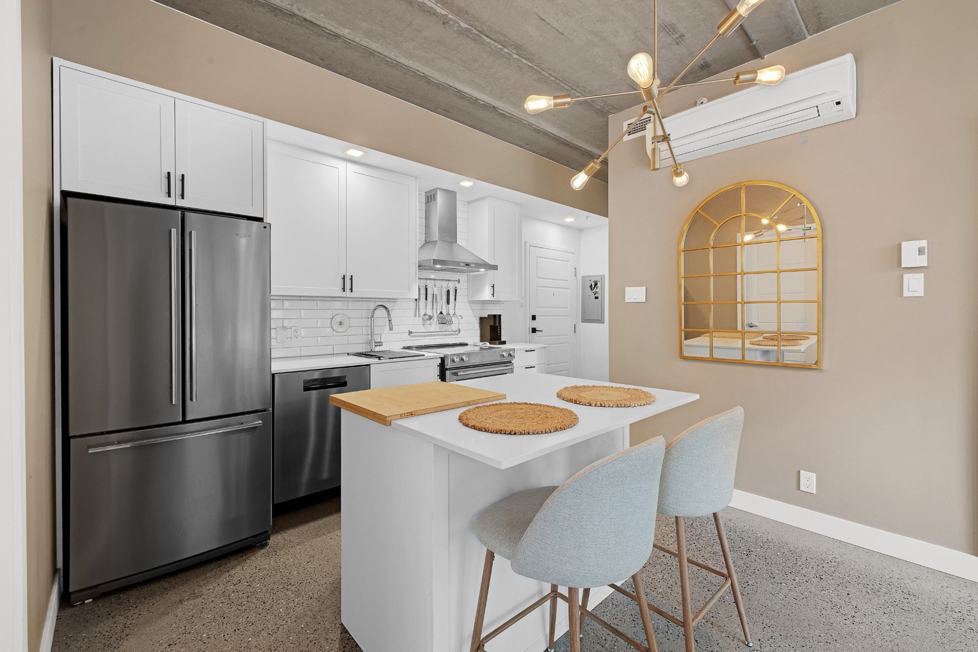 









730


Rue Rose-de-Lima

, 1E,
Montréal (Le Sud-Ouest),




QC
H4C2L8

