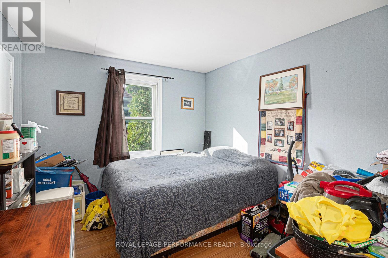 












656 ST FELIX STREET

,
Cornwall,




Ontario
K6H5B6


