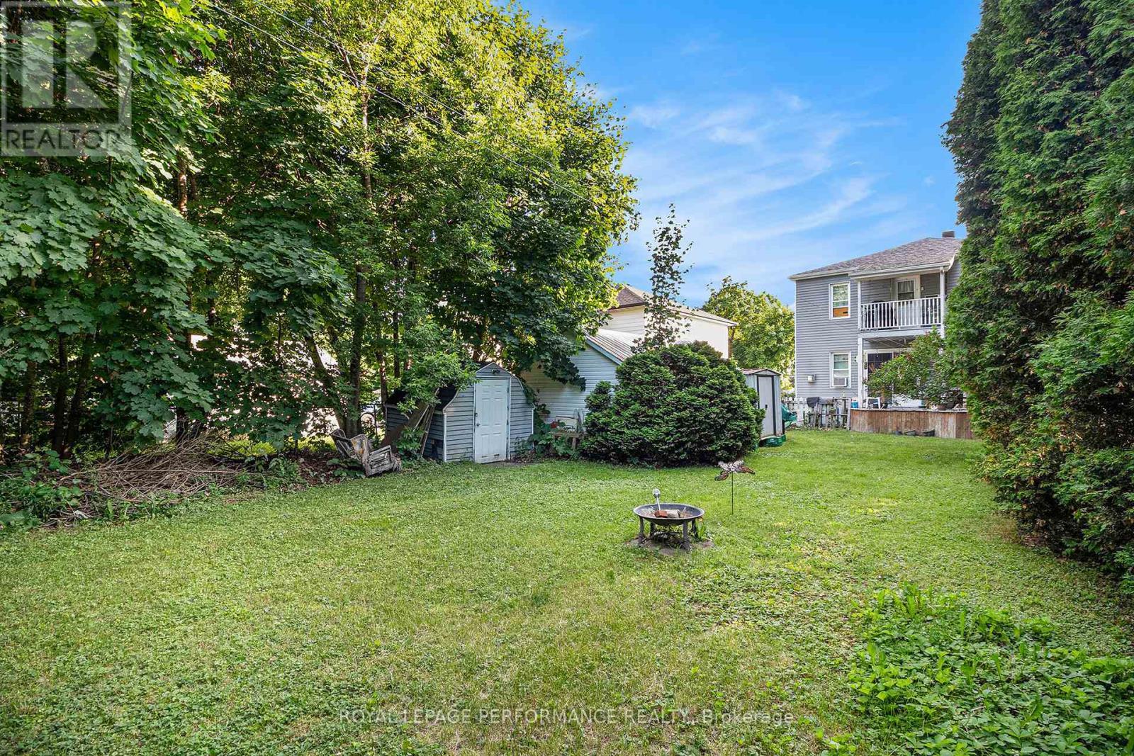 












656 ST FELIX STREET

,
Cornwall,




Ontario
K6H5B6

