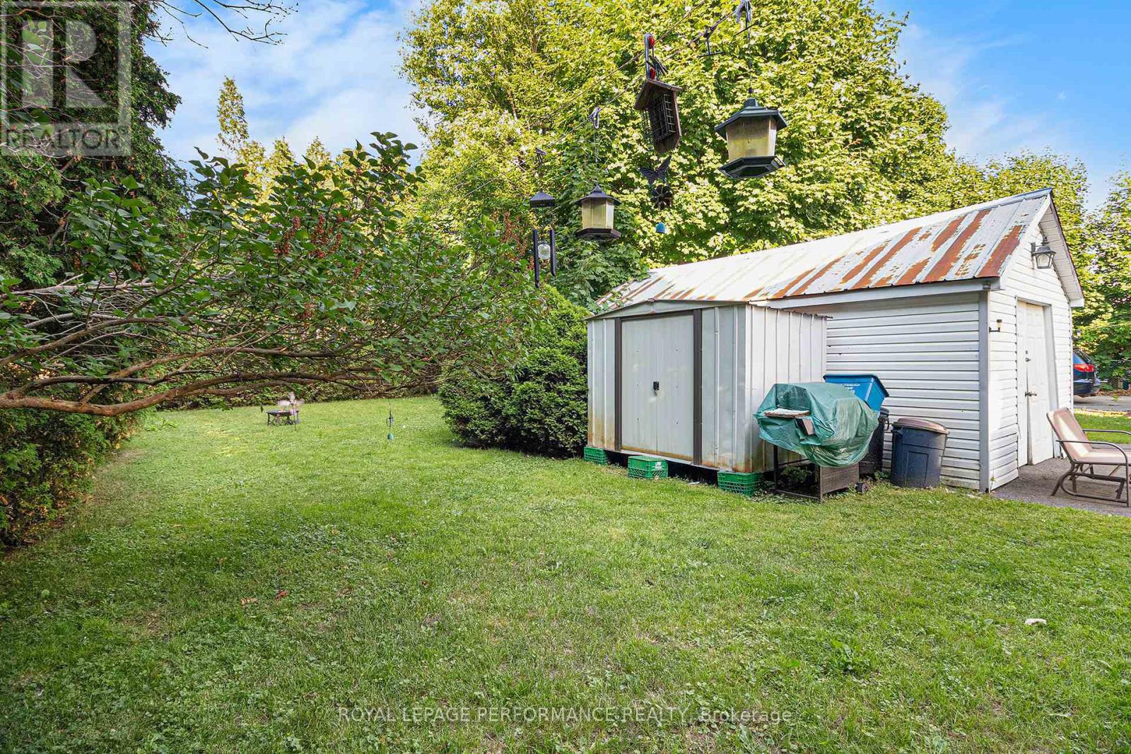 












656 ST FELIX STREET

,
Cornwall,




Ontario
K6H5B6

