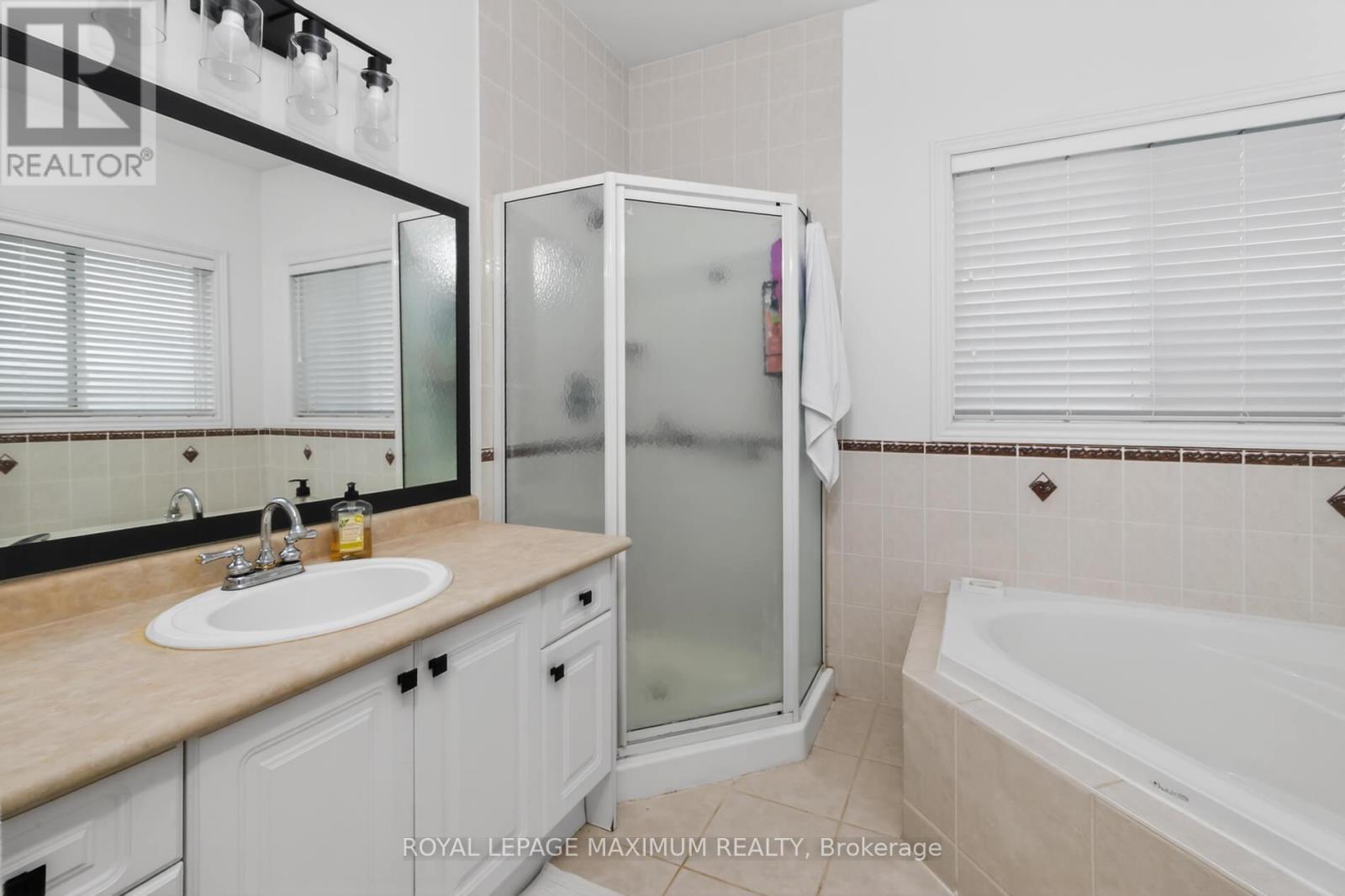 












3 AMALFI COURT

,
Vaughan,




Ontario
L4L9S2

