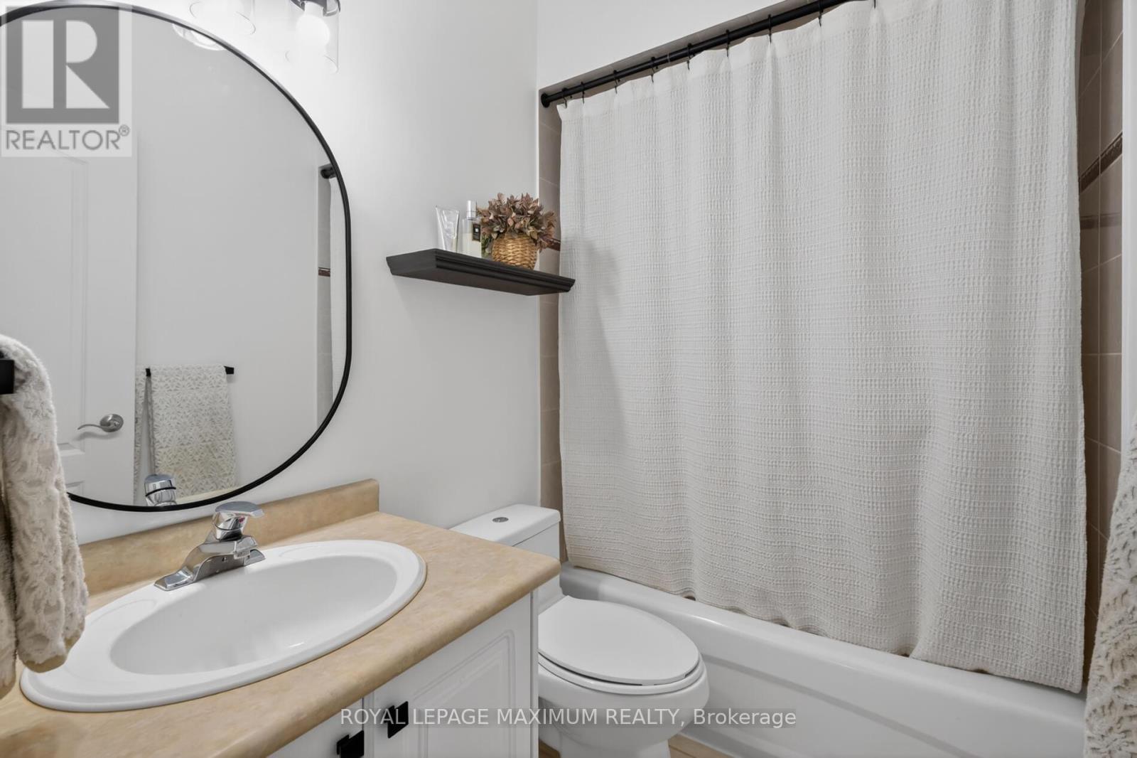 












3 AMALFI COURT

,
Vaughan,




Ontario
L4L9S2

