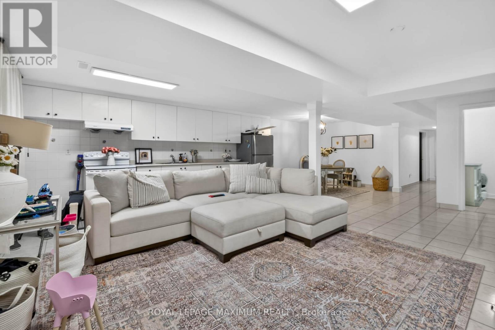 












3 AMALFI COURT

,
Vaughan,




Ontario
L4L9S2

