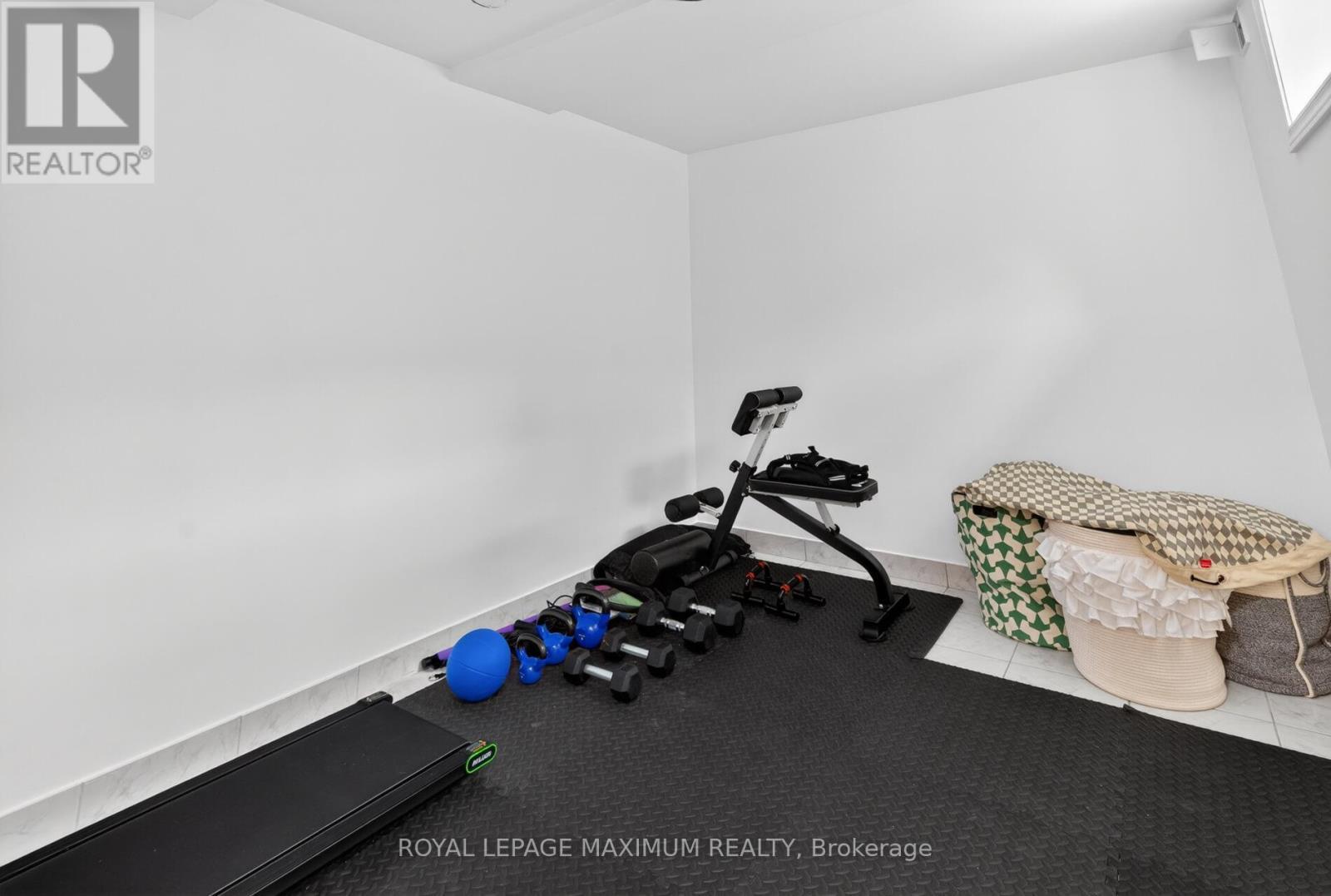 












3 AMALFI COURT

,
Vaughan,




Ontario
L4L9S2

