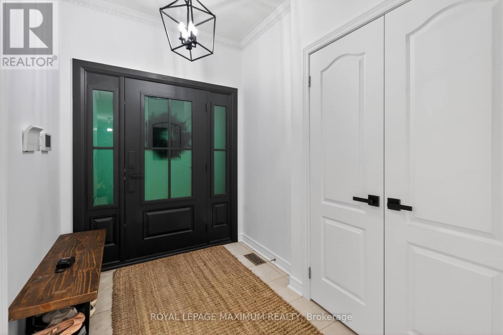 












3 AMALFI COURT

,
Vaughan,




Ontario
L4L9S2

