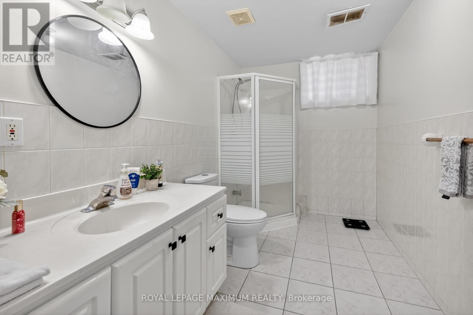 












3 AMALFI COURT

,
Vaughan,




Ontario
L4L9S2

