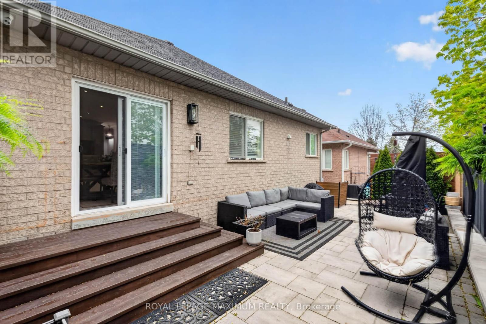












3 AMALFI COURT

,
Vaughan,




Ontario
L4L9S2

