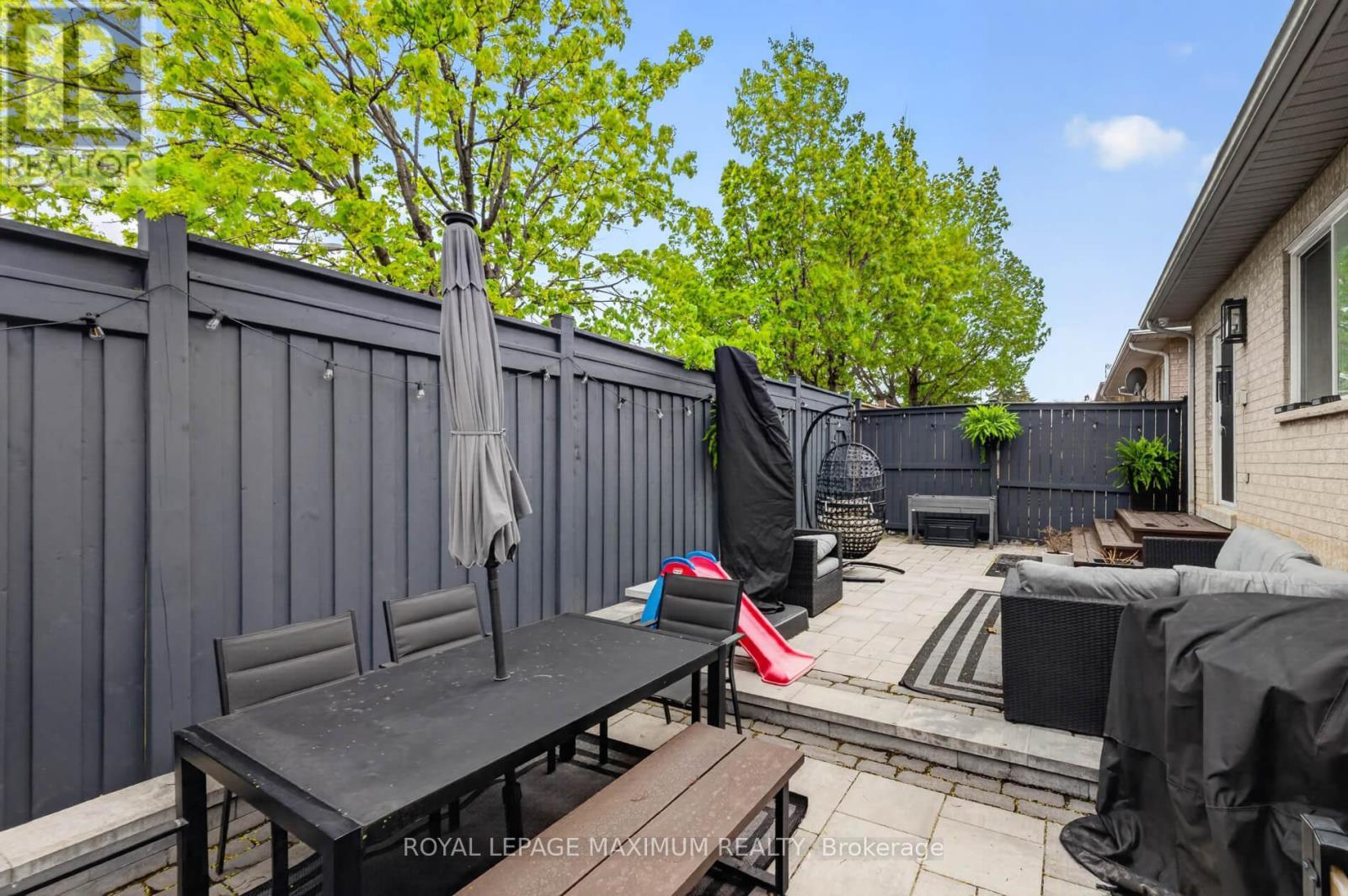 












3 AMALFI COURT

,
Vaughan,




Ontario
L4L9S2

