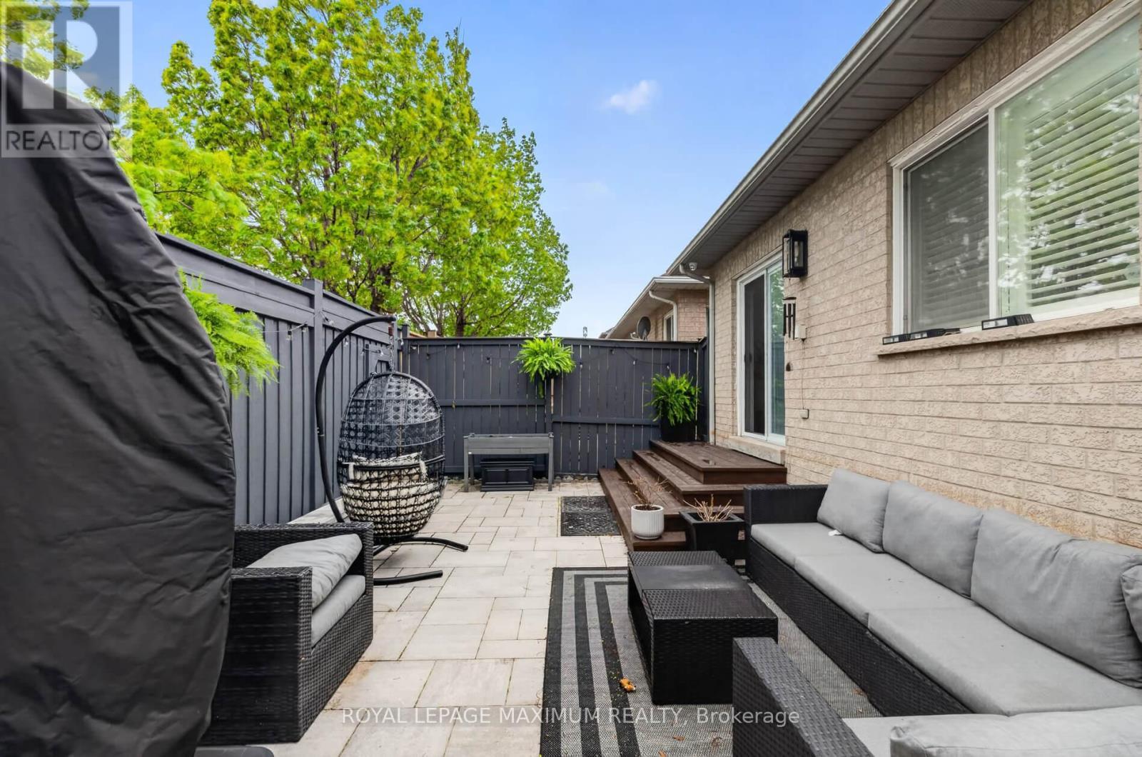 












3 AMALFI COURT

,
Vaughan,




Ontario
L4L9S2

