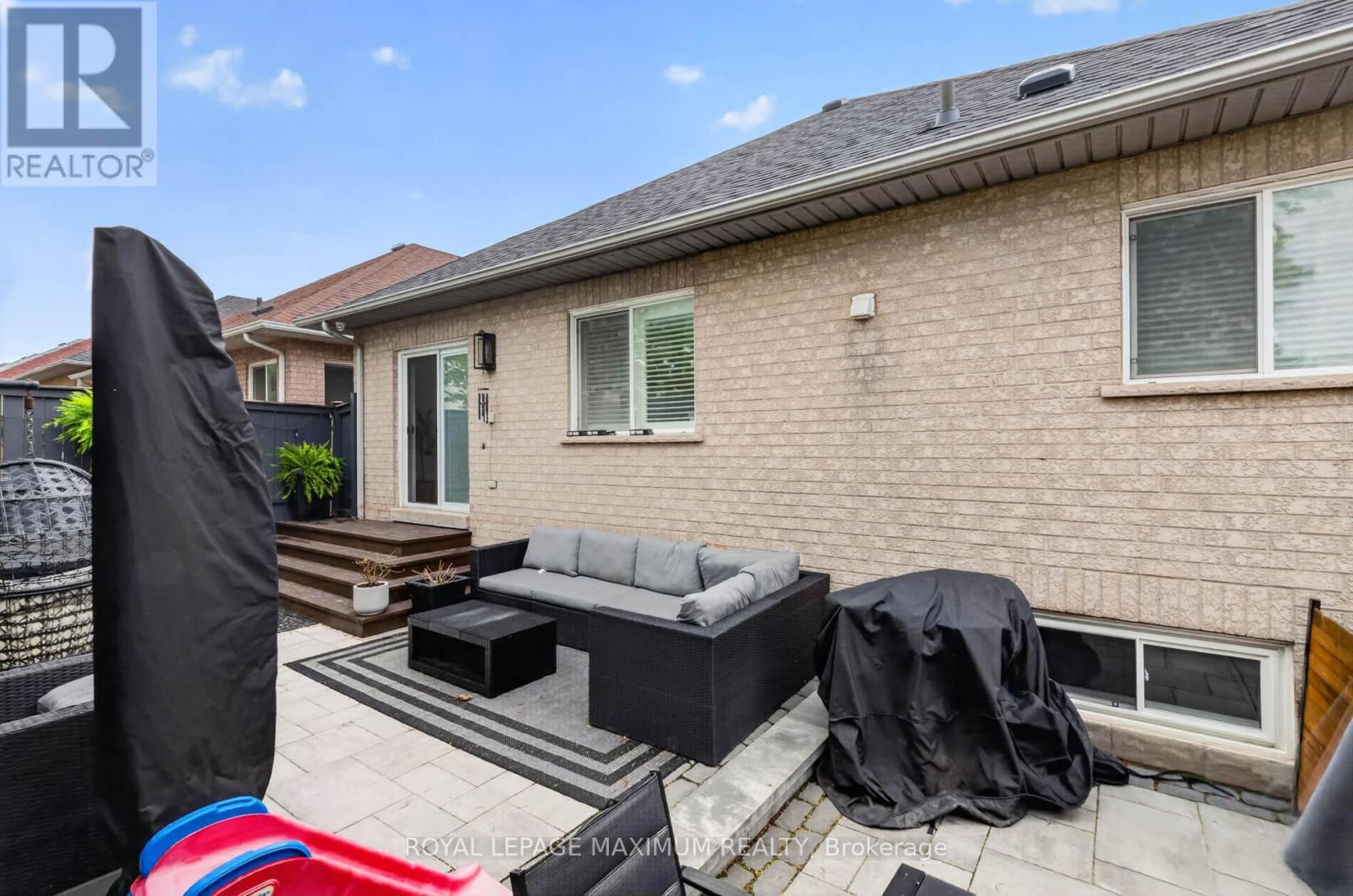 












3 AMALFI COURT

,
Vaughan,




Ontario
L4L9S2

