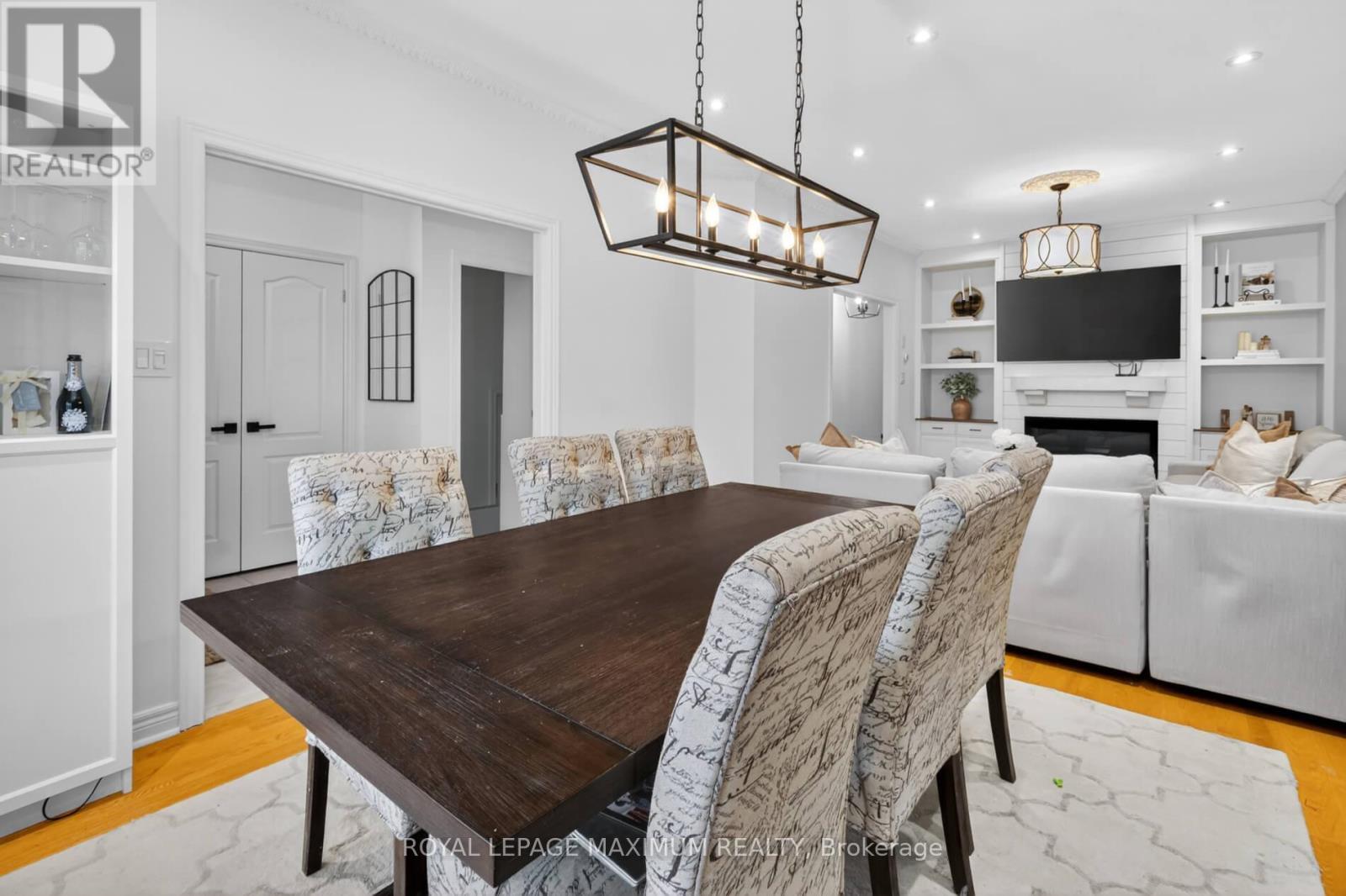 












3 AMALFI COURT

,
Vaughan,




Ontario
L4L9S2

