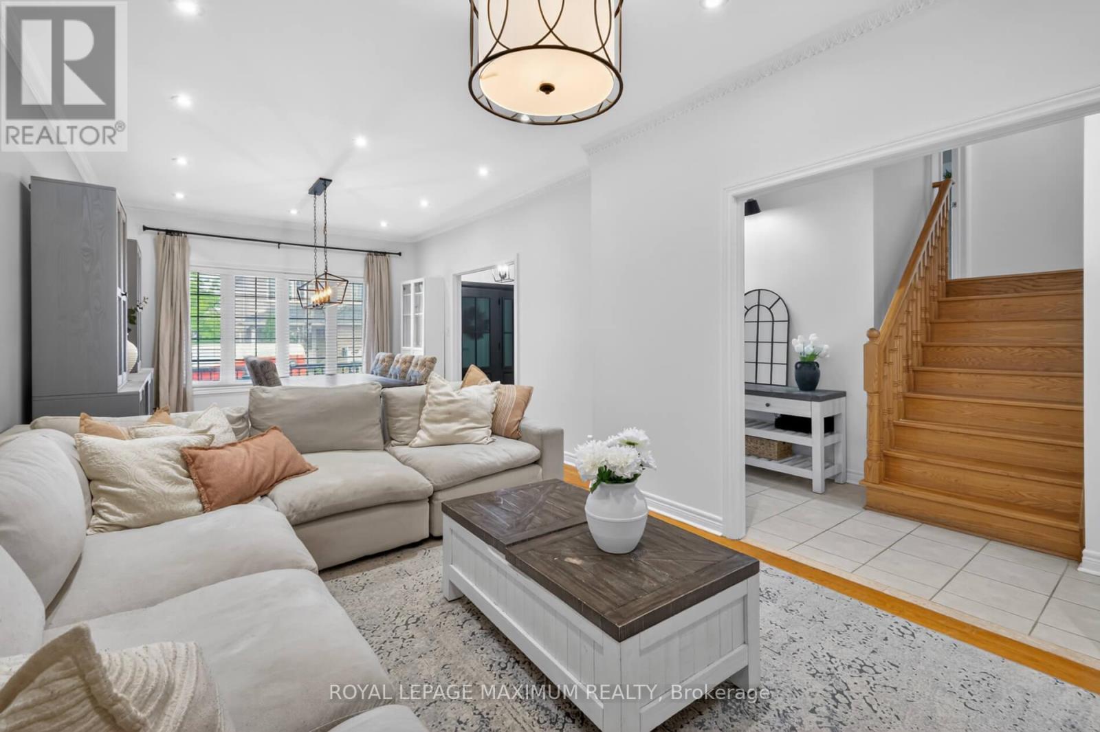












3 AMALFI COURT

,
Vaughan,




Ontario
L4L9S2

