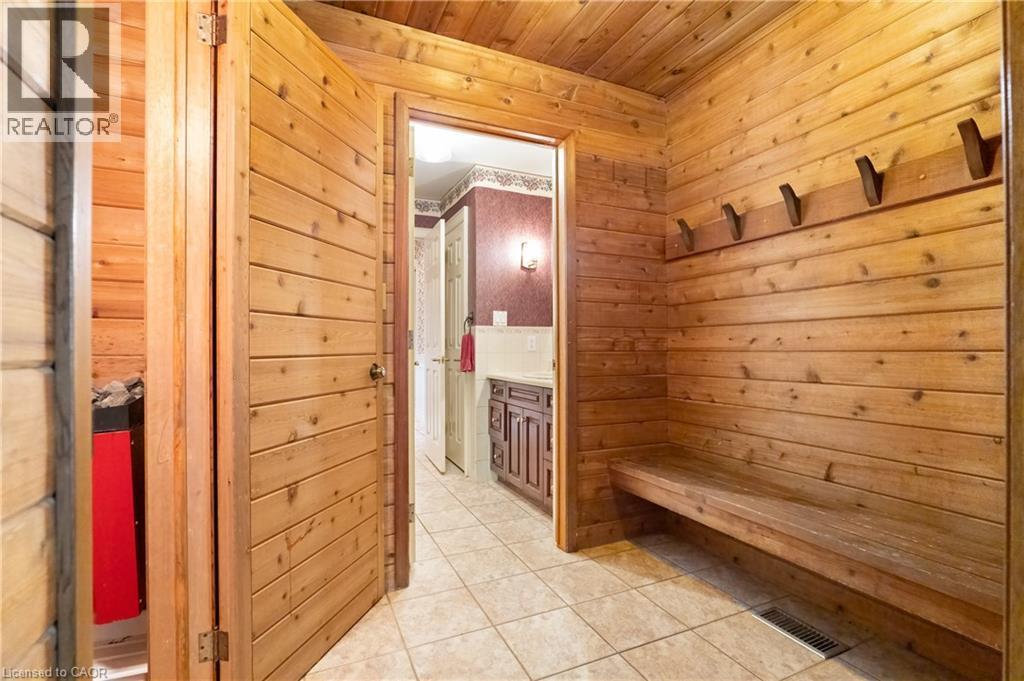 












4646 SIDEROAD 20 N

,
Puslinch,




Ontario
N1H6J3

