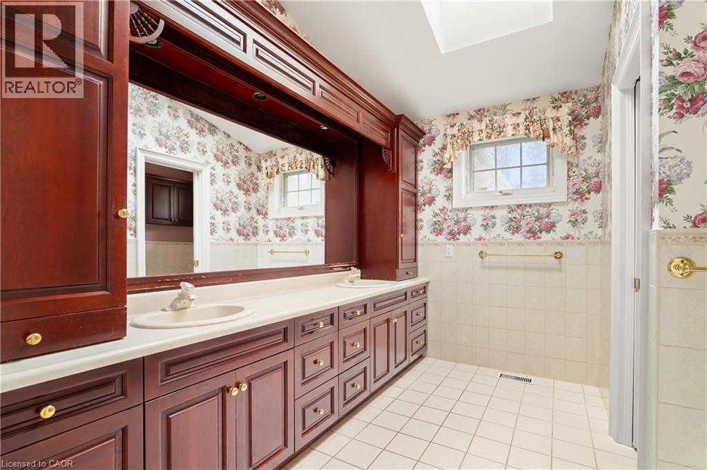 












4646 SIDEROAD 20 N

,
Puslinch,




Ontario
N1H6J3

