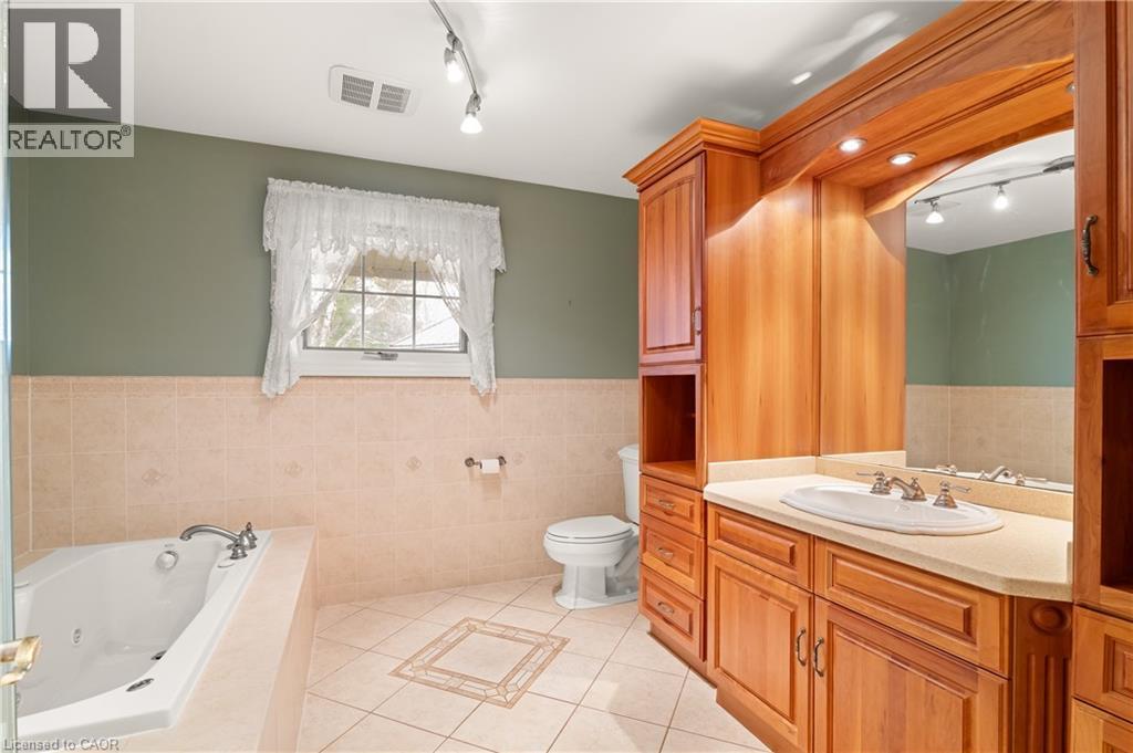 












4646 SIDEROAD 20 N

,
Puslinch,




Ontario
N1H6J3

