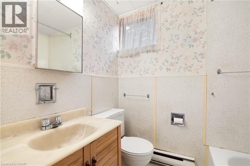 












4646 SIDEROAD 20 N

,
Puslinch,




Ontario
N1H6J3

