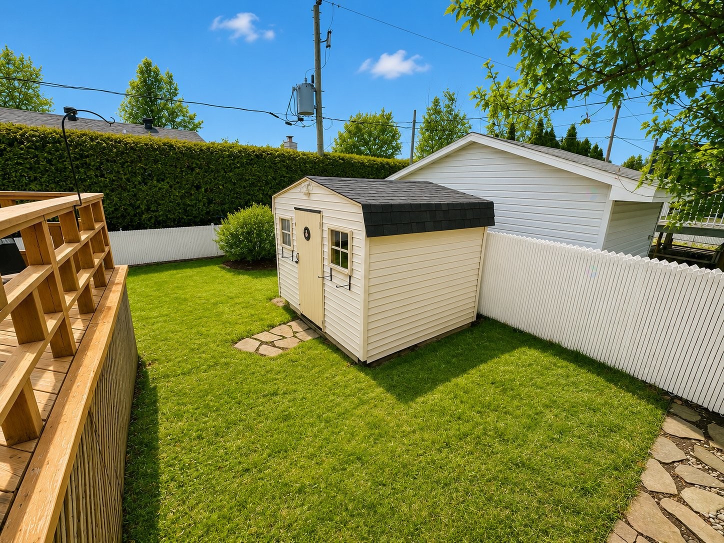 









425


Rue Perras

,
Laval (Auteuil),




QC
H7H2V1

