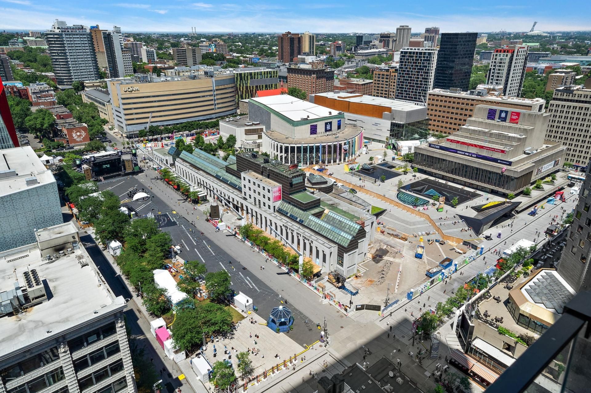 









1210


Rue Jeanne-Mance

, 5712,
Montréal (Ville-Marie),




QC
H2X1M1

