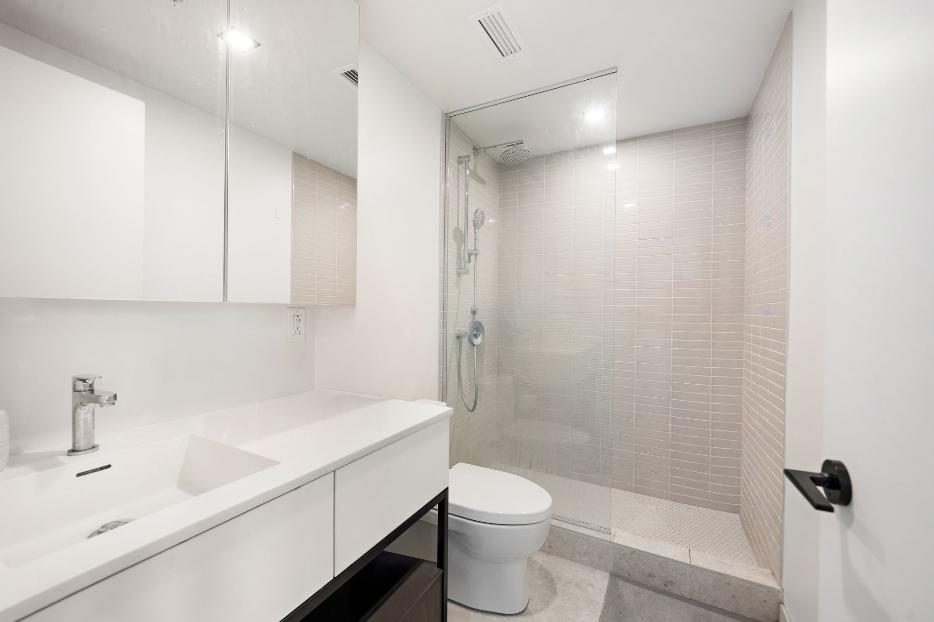









1210


Rue Jeanne-Mance

, 5712,
Montréal (Ville-Marie),




QC
H2X1M1

