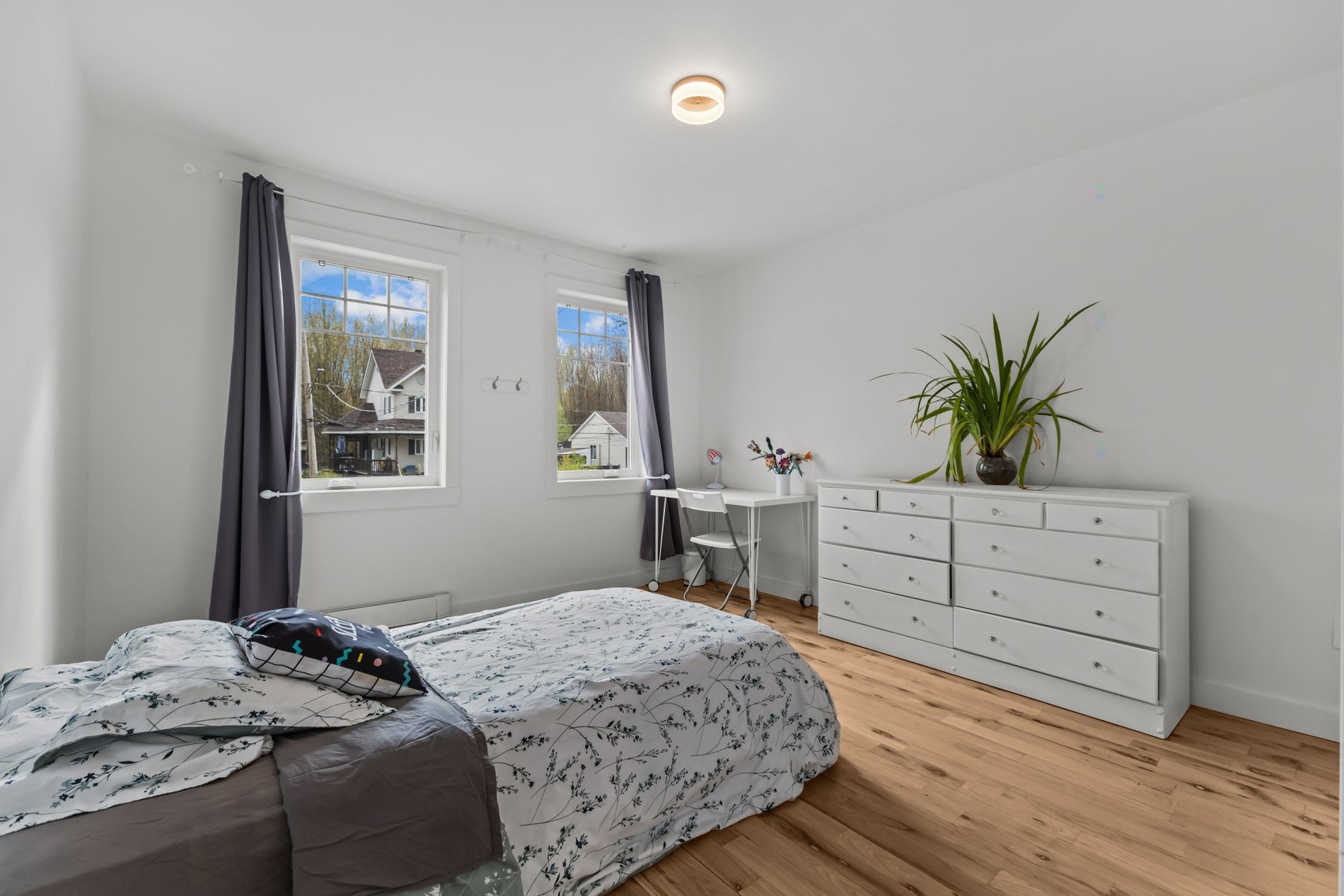 









470


16e Avenue

,
Pointe-Calumet,




QC
J0N1G0

