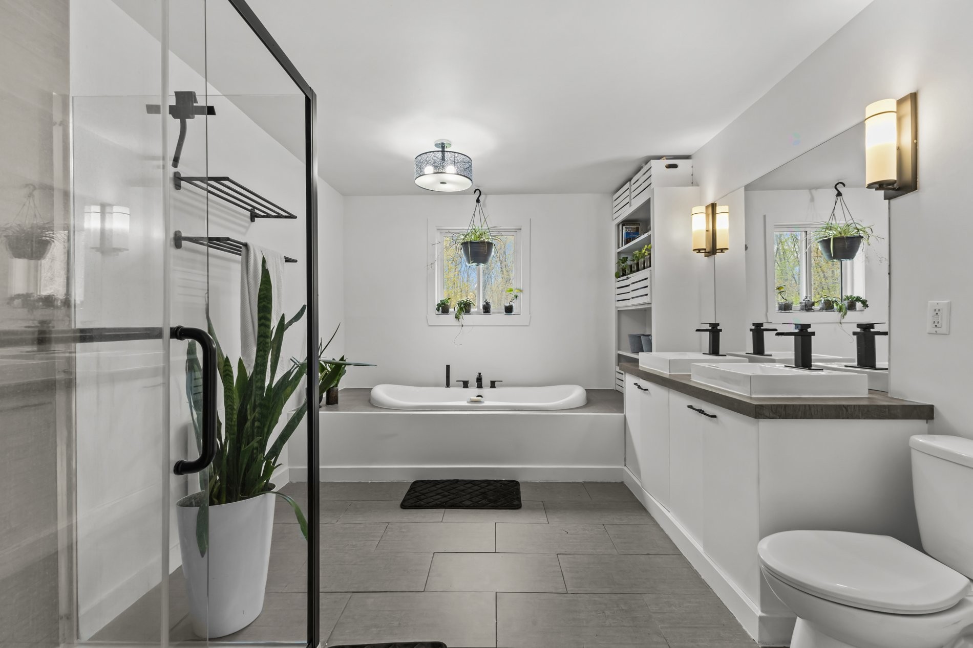 









470


16e Avenue

,
Pointe-Calumet,




QC
J0N1G0

