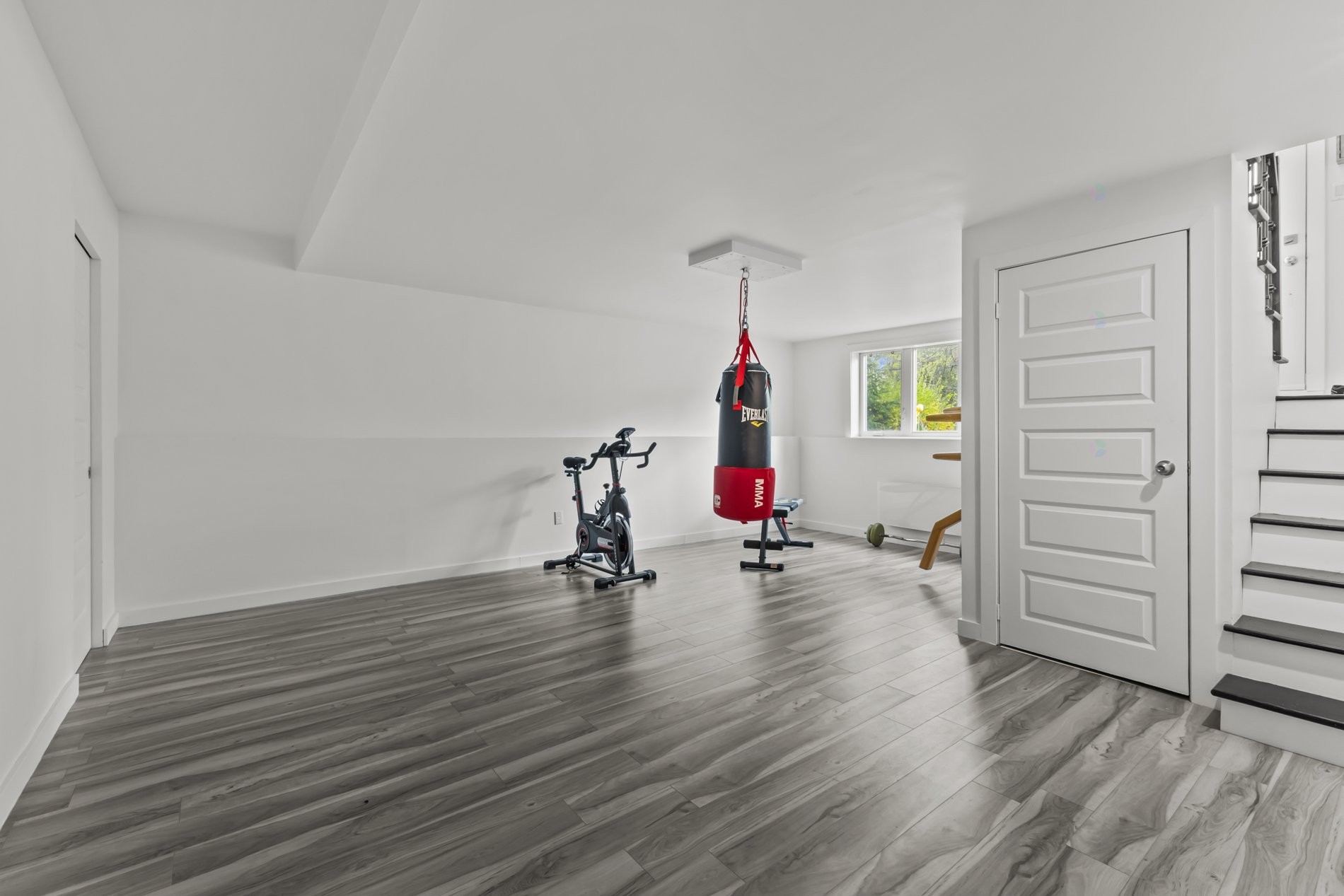 









470


16e Avenue

,
Pointe-Calumet,




QC
J0N1G0

