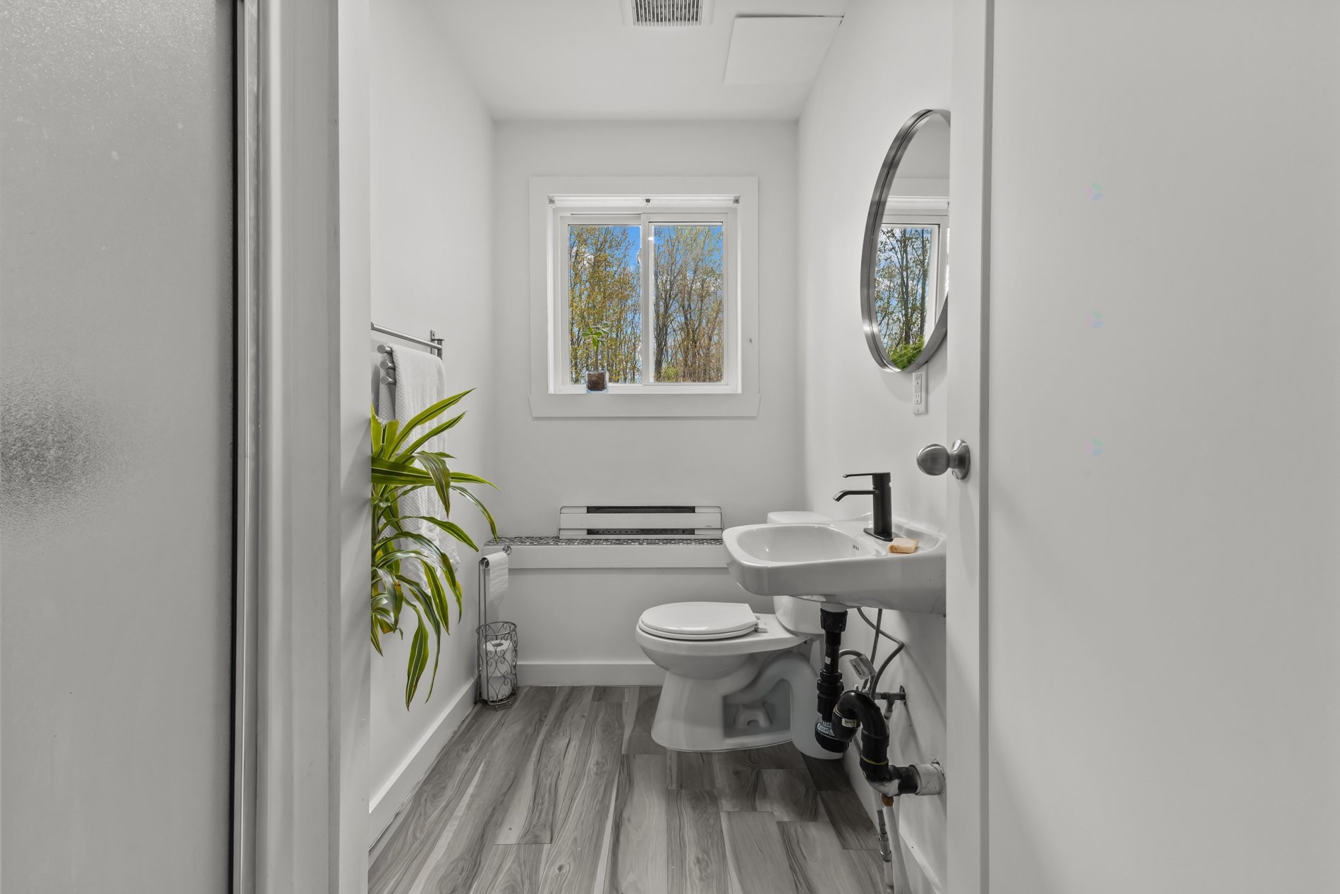 









470


16e Avenue

,
Pointe-Calumet,




QC
J0N1G0


