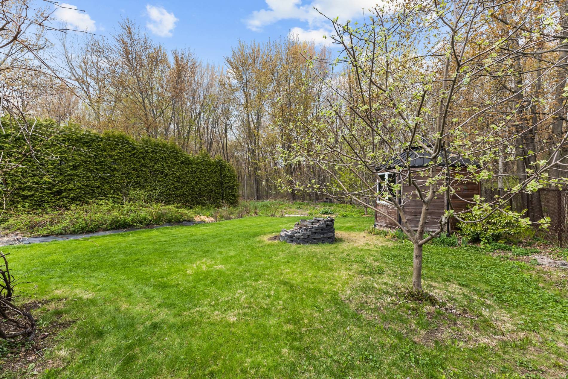 









470


16e Avenue

,
Pointe-Calumet,




QC
J0N1G0

