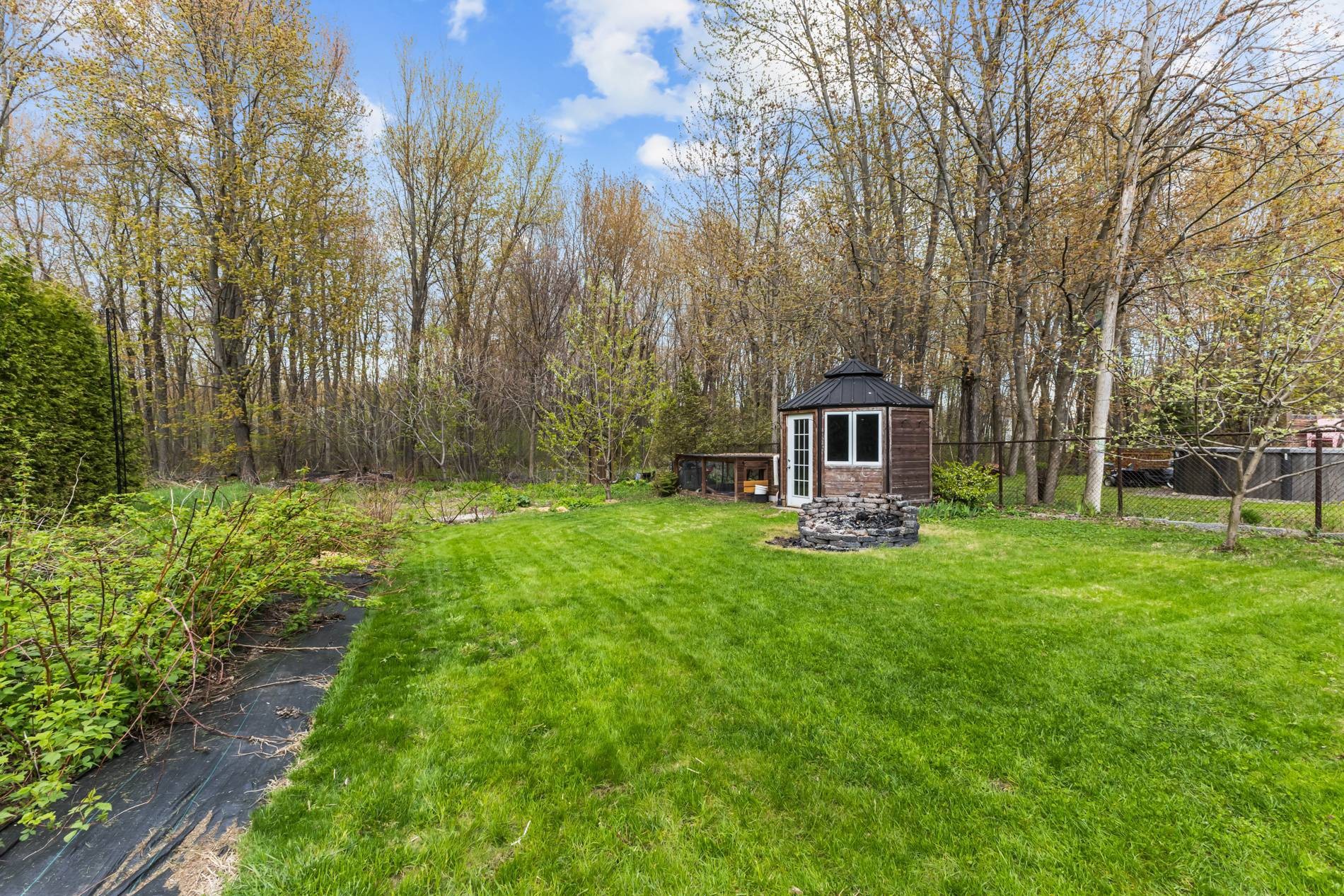 









470


16e Avenue

,
Pointe-Calumet,




QC
J0N1G0


