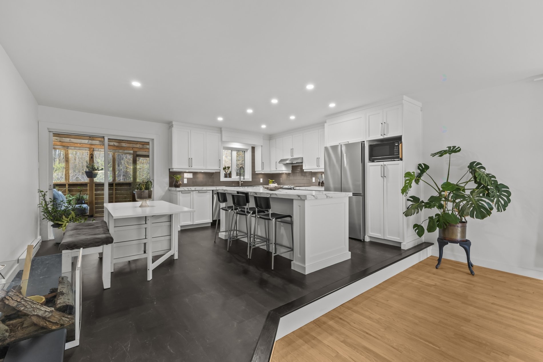 









470


16e Avenue

,
Pointe-Calumet,




QC
J0N1G0

