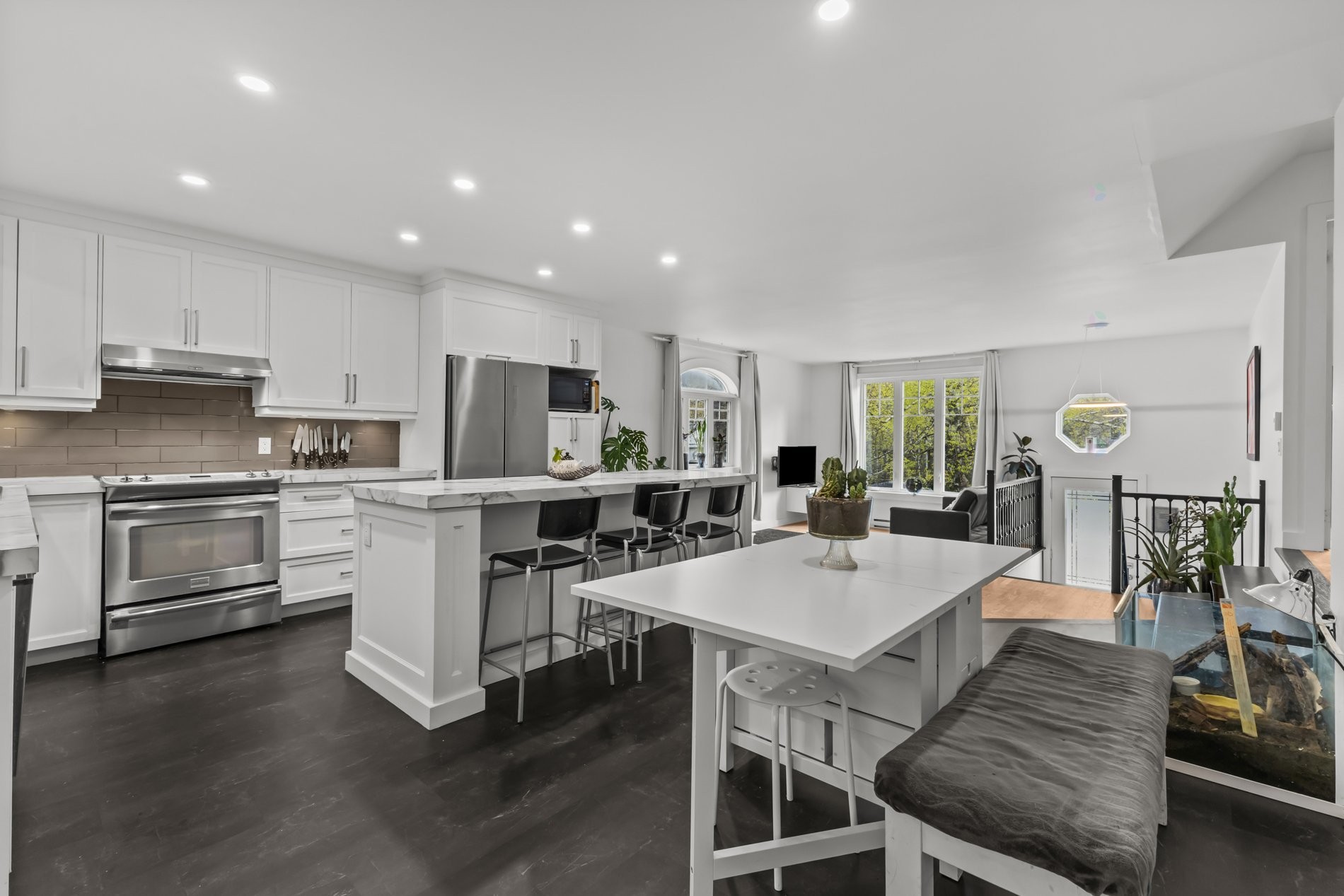 









470


16e Avenue

,
Pointe-Calumet,




QC
J0N1G0

